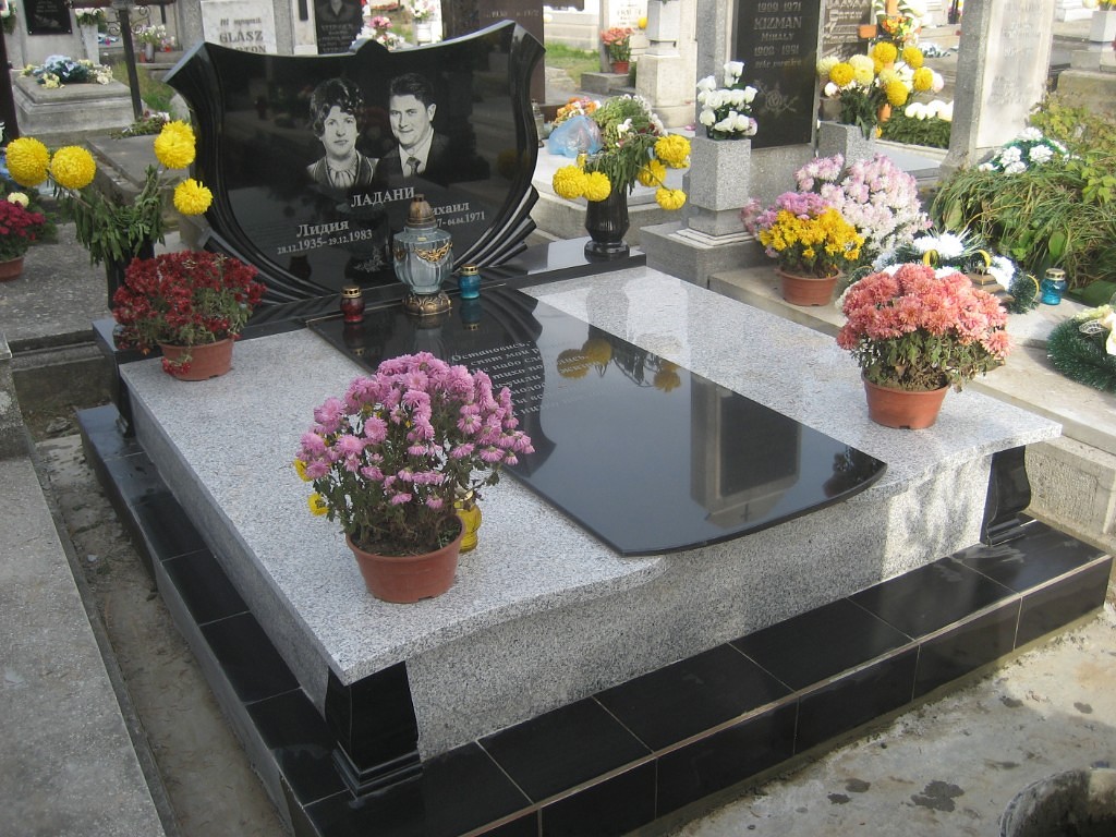 двойной памятник 8.jpg