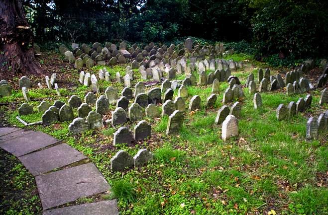 pet-cemetery-hyde-park.jpg