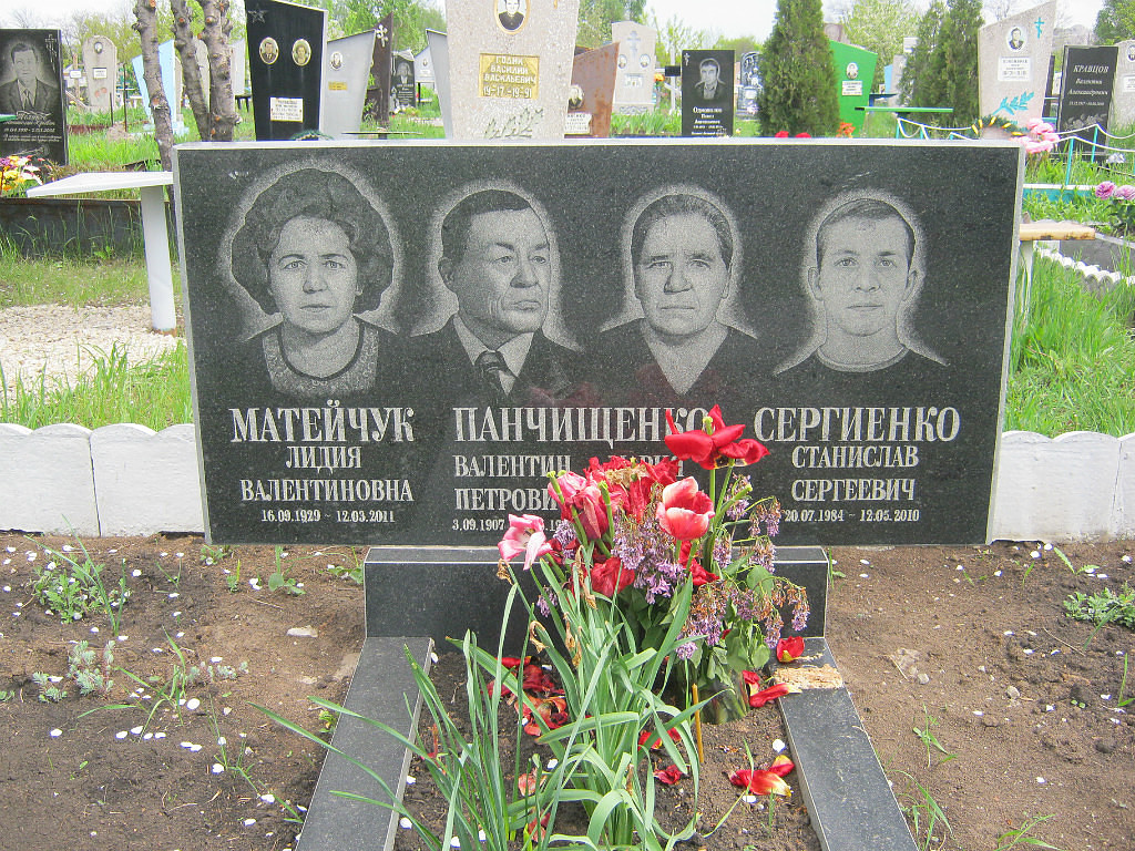 памятник на несколько человек 4.jpg
