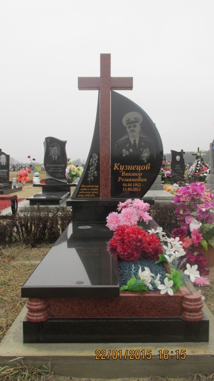 на одного памятник крест.jpg