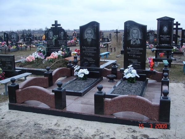 двойной памятник 7.jpg