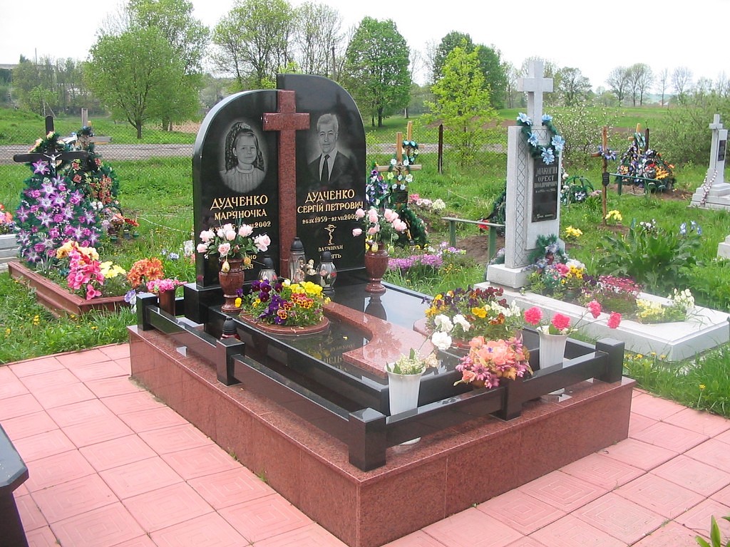 двойной памятник 9.jpg