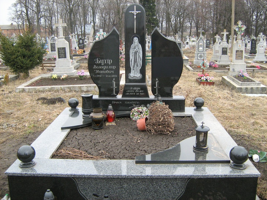 двойной памятник 11.jpg