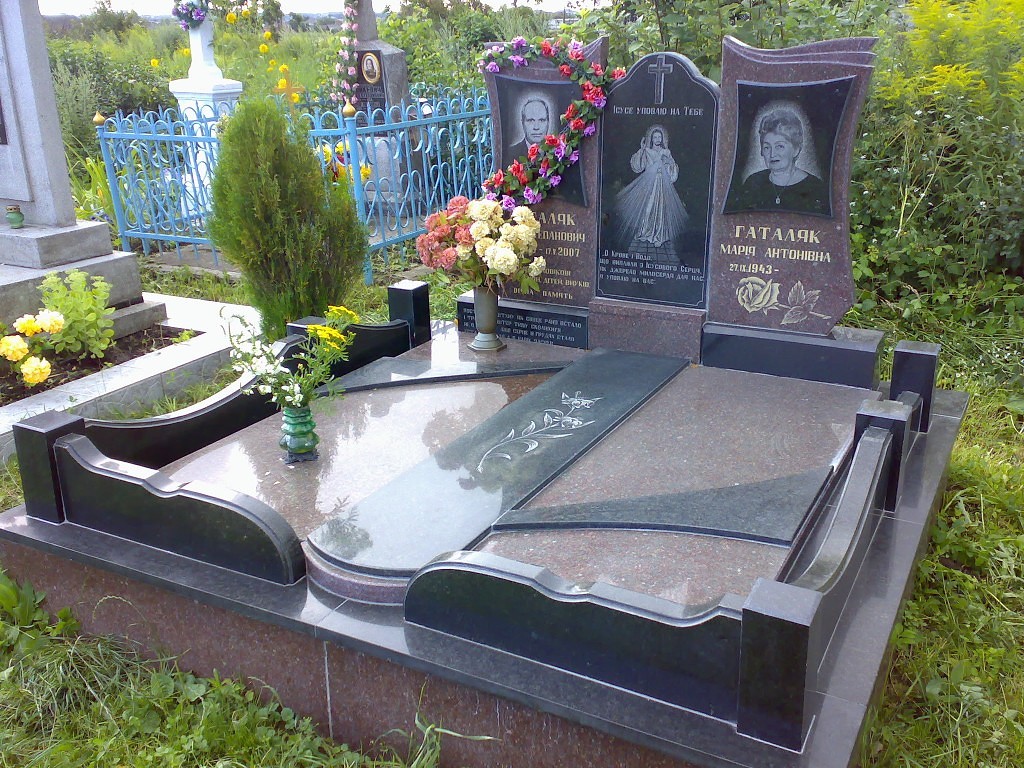 двойной памятник 13.jpg