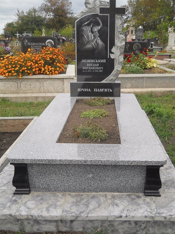 памятник 2.jpg