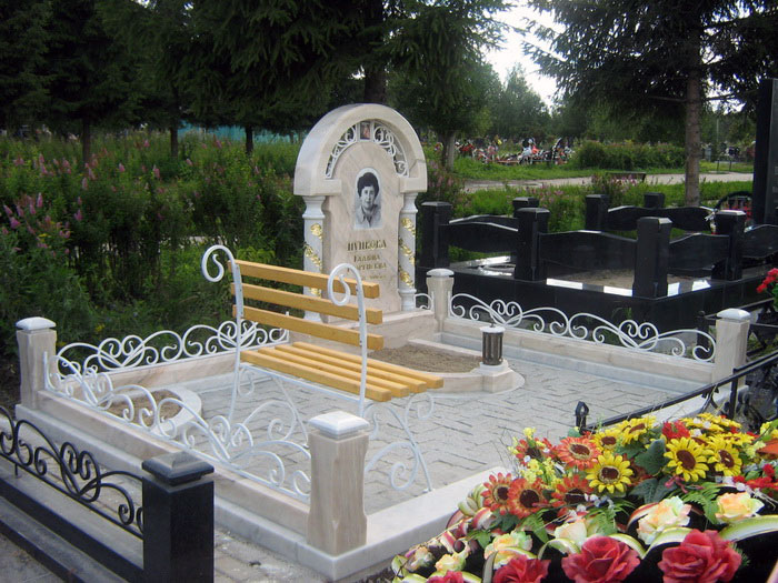памятник на одного.jpg