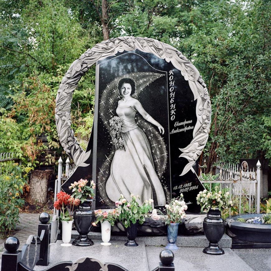 Памятник на одного для девушки.jpg