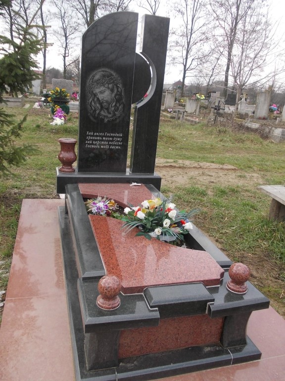 одинарный памятник.jpg