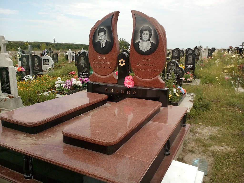 памятник для двух с цветным гранитом.jpg
