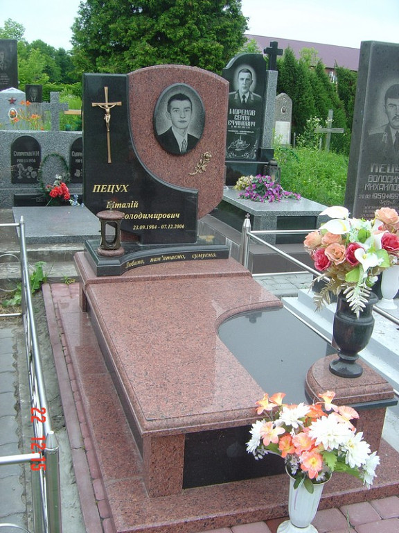 Памятник на одного.jpg