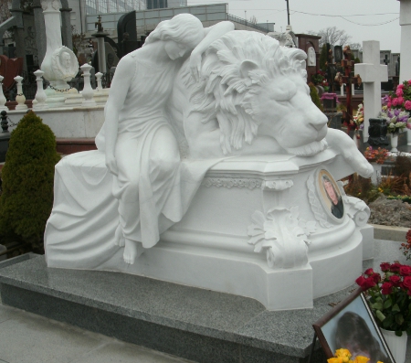 памятник из мрамора..JPG
